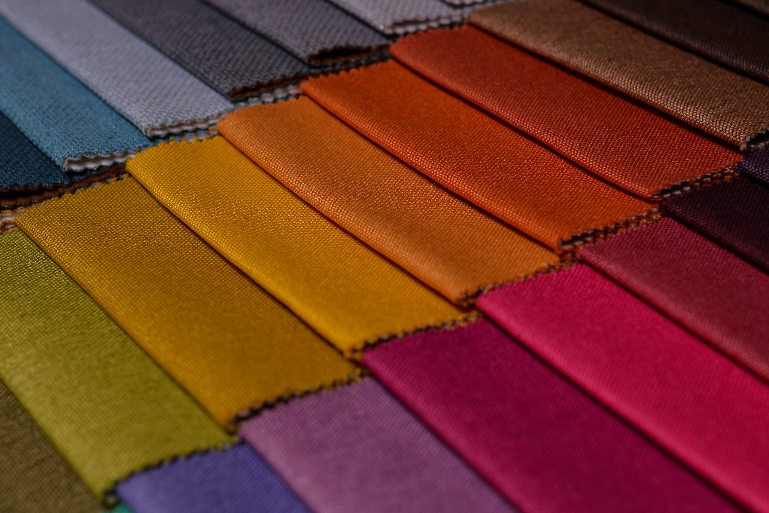 HMJ tech has dispensing solutions for the Upholstery & Fabric Coatings & Dyes Industry